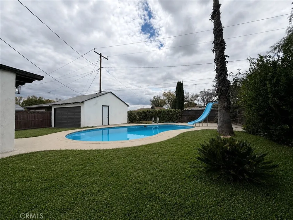 1275 W Marshall San Bernardino, CA 92405