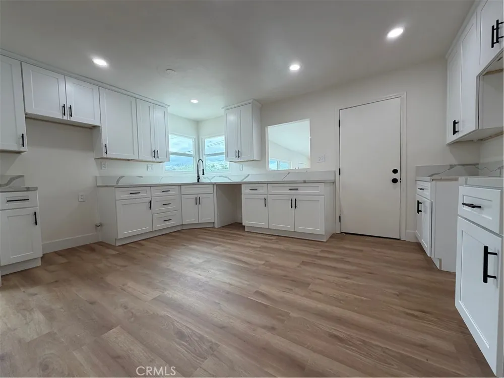1275 W Marshall San Bernardino, CA 92405