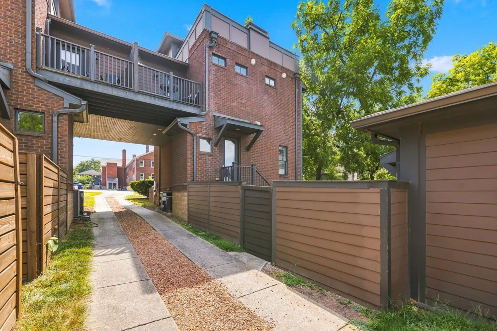 928 Caruthers Ave Nashville, TN 37204
