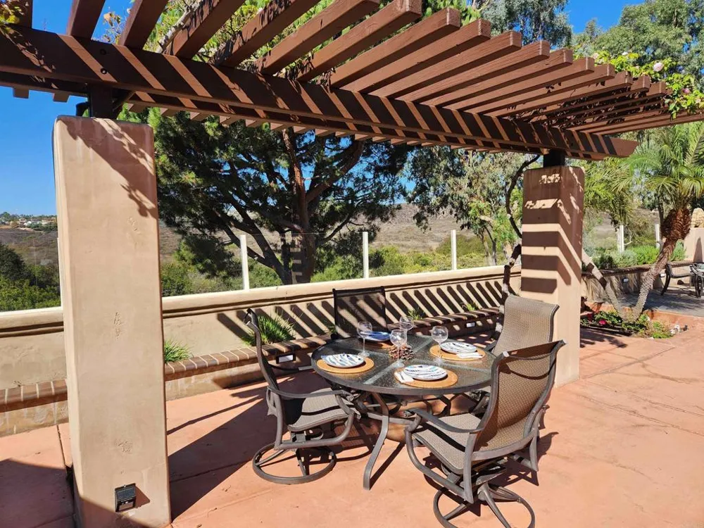 7245 Carpa Court Carlsbad, CA 92009