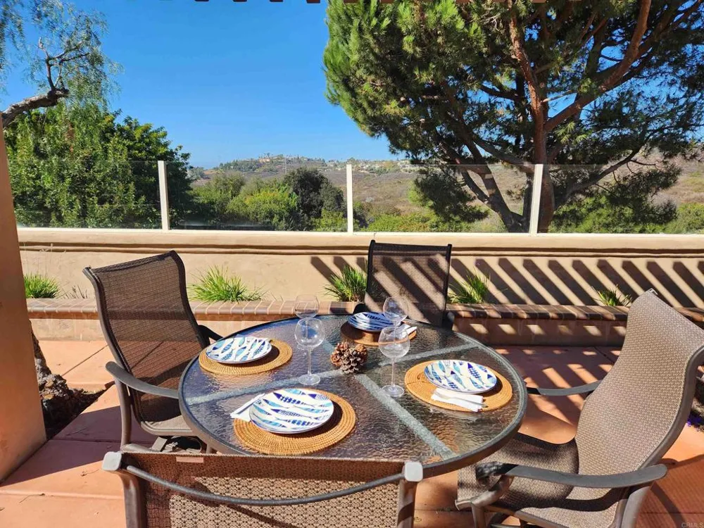 7245 Carpa Court Carlsbad, CA 92009