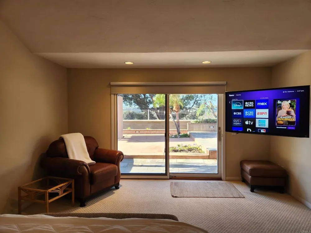 7245 Carpa Court Carlsbad, CA 92009