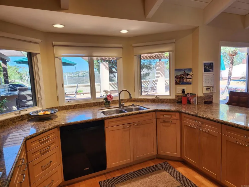 7245 Carpa Court Carlsbad, CA 92009