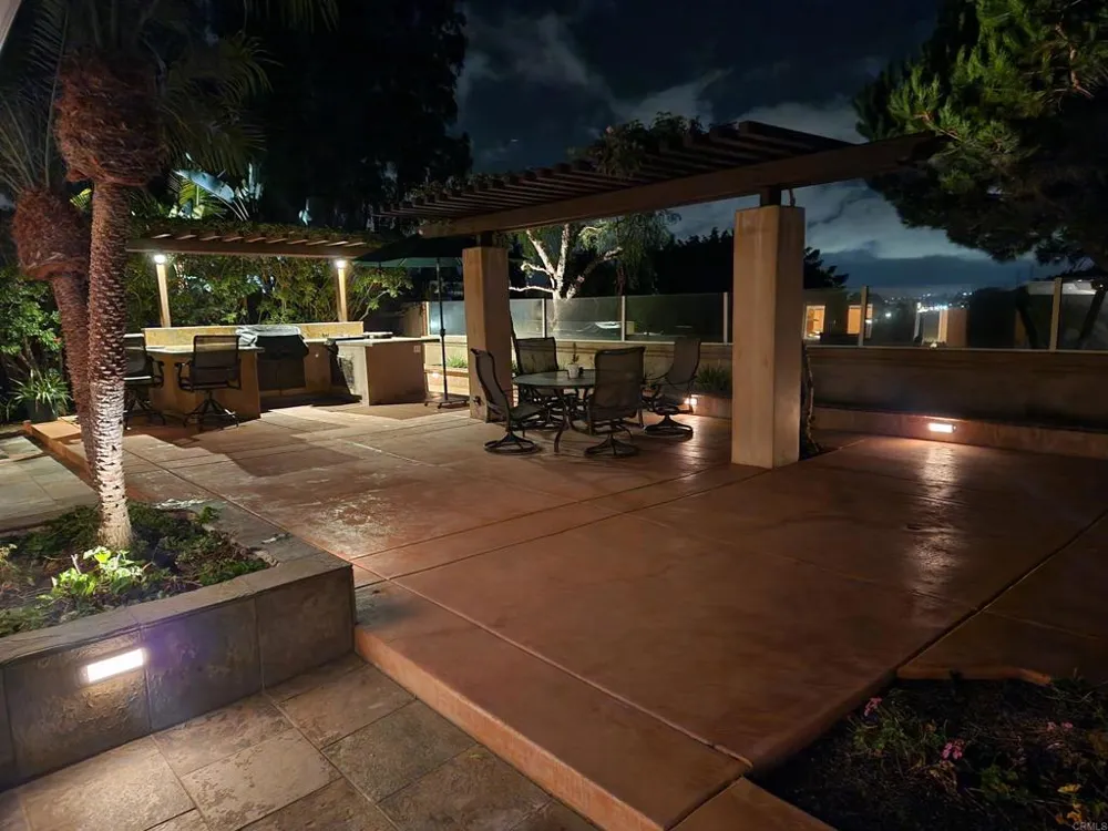 7245 Carpa Court Carlsbad, CA 92009