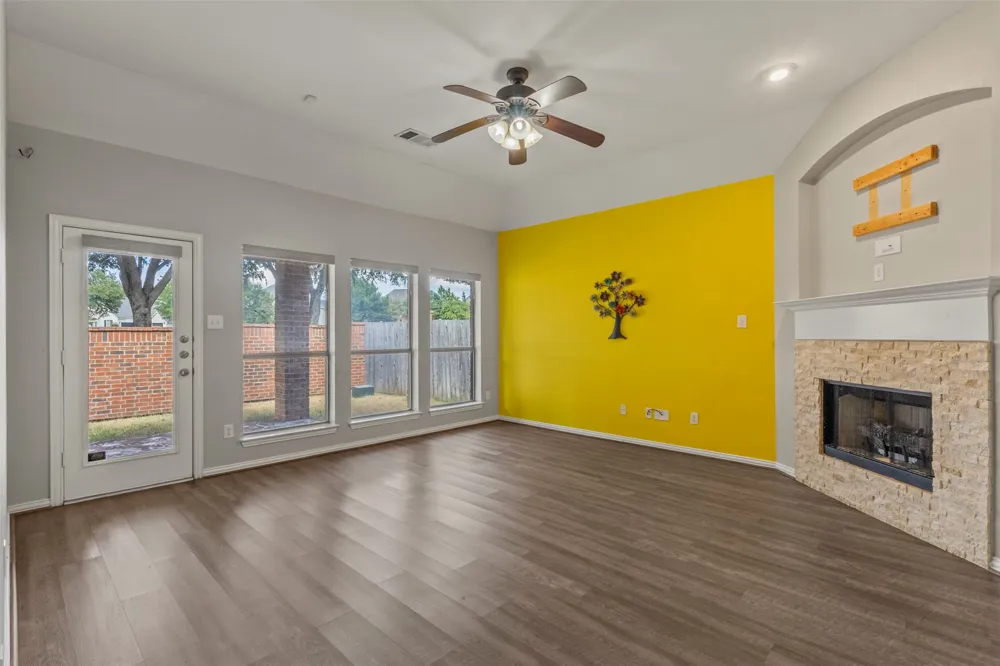9413 Granger Lane Fort Worth, TX 76244