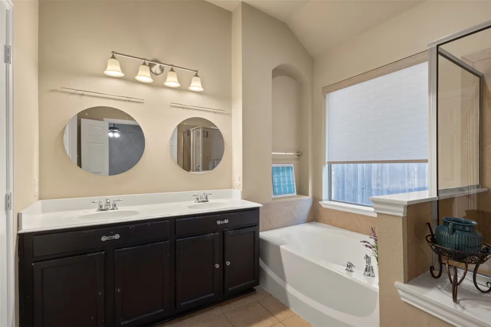 9413 Granger Lane Fort Worth, TX 76244