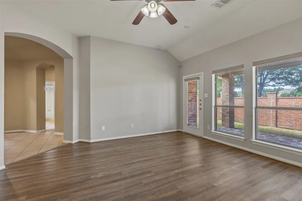 9413 Granger Lane Fort Worth, TX 76244