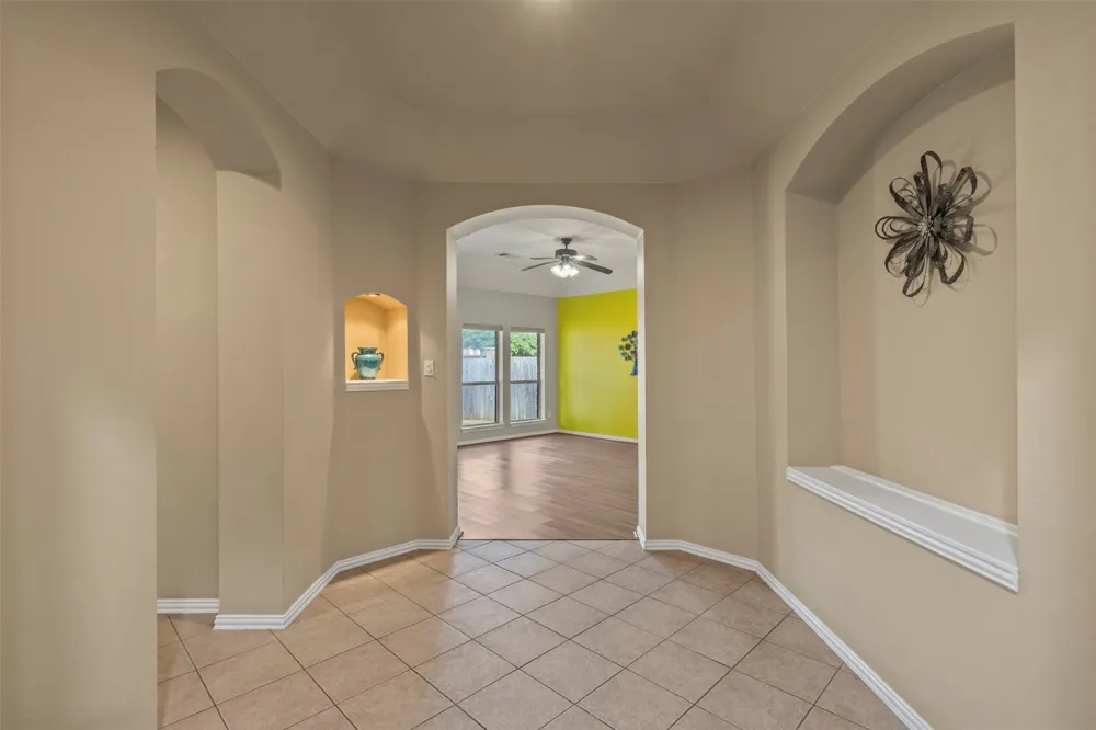 9413 Granger Lane Fort Worth, TX 76244