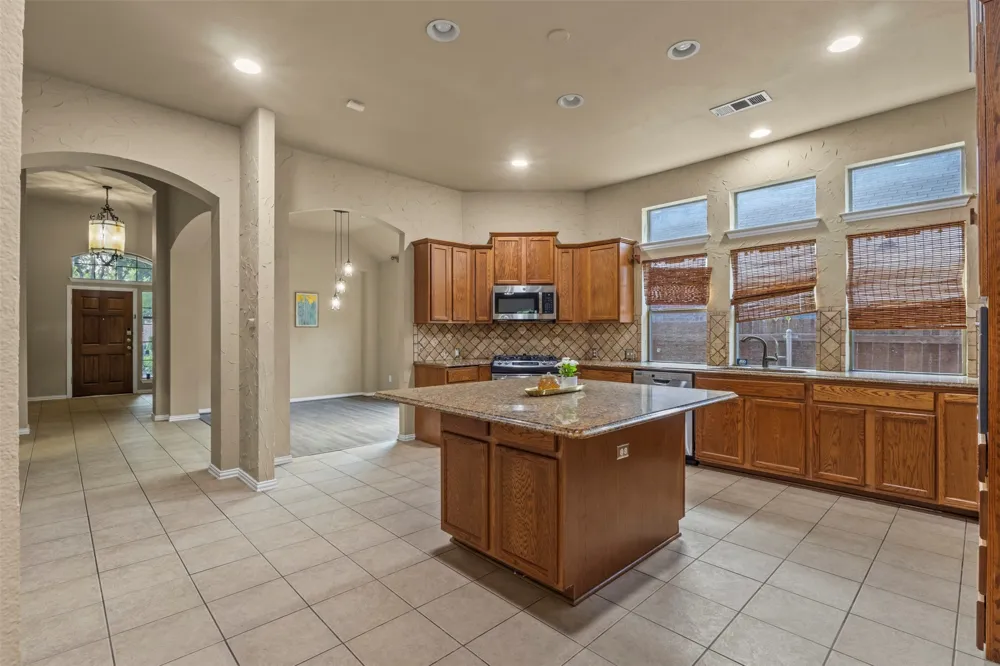 9413 Granger Lane Fort Worth, TX 76244