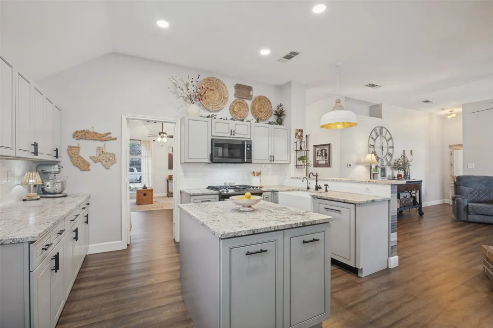 8317 Trail Lake Drive Rowlett, TX 75088