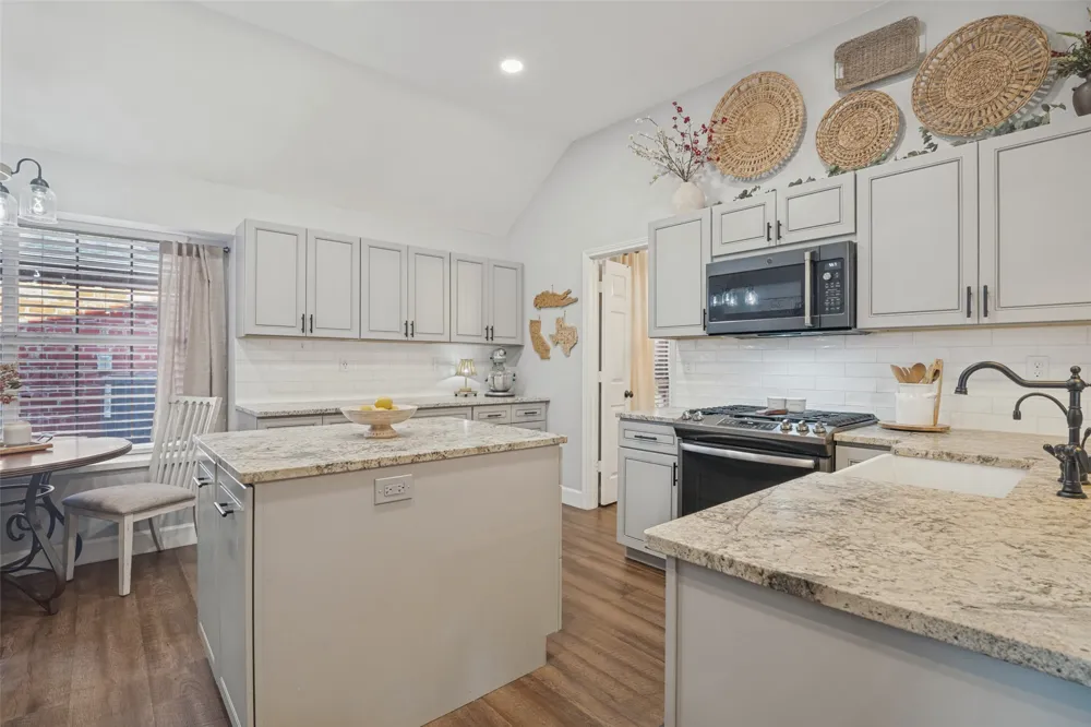 8317 Trail Lake Drive Rowlett, TX 75088