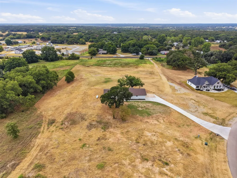 1024 Arbor Vista Drive Azle, TX 76020