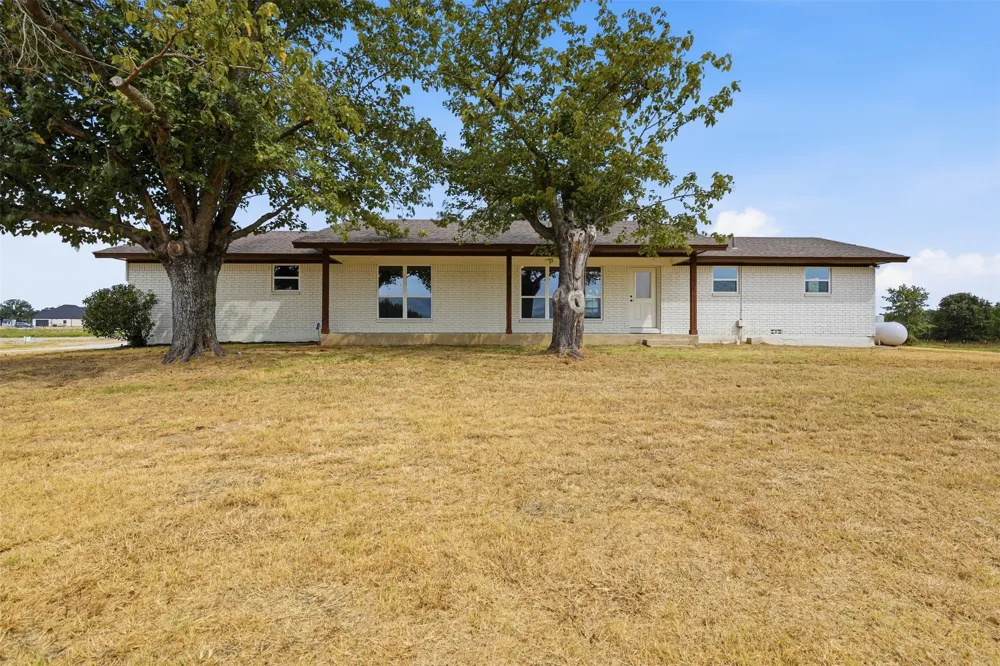 1024 Arbor Vista Drive Azle, TX 76020