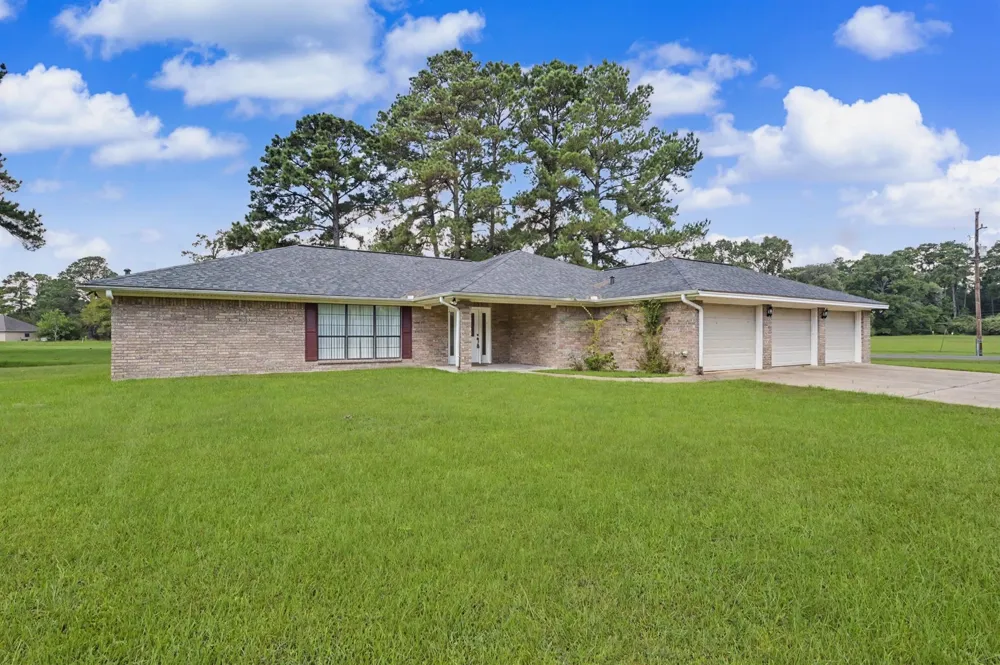 20 Shallow Springs Trinity, TX 75862