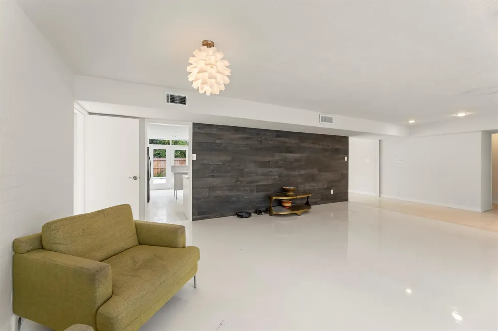 10211 Willowgrove Drive Houston, TX 77035