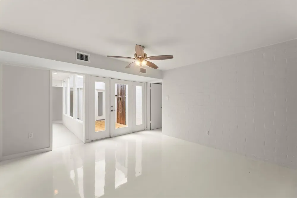10211 Willowgrove Drive Houston, TX 77035