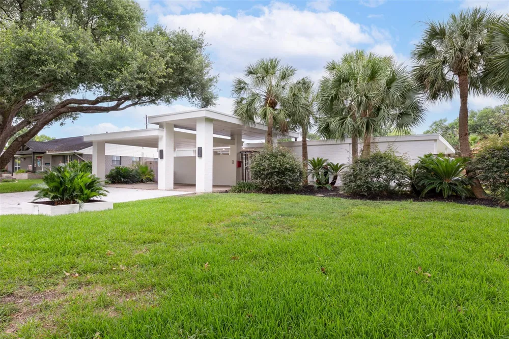 10211 Willowgrove Drive Houston, TX 77035