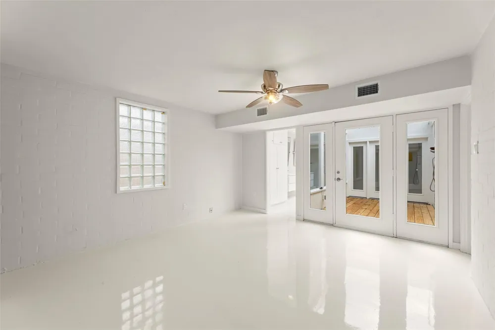 10211 Willowgrove Drive Houston, TX 77035