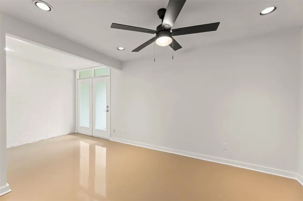 10211 Willowgrove Drive Houston, TX 77035
