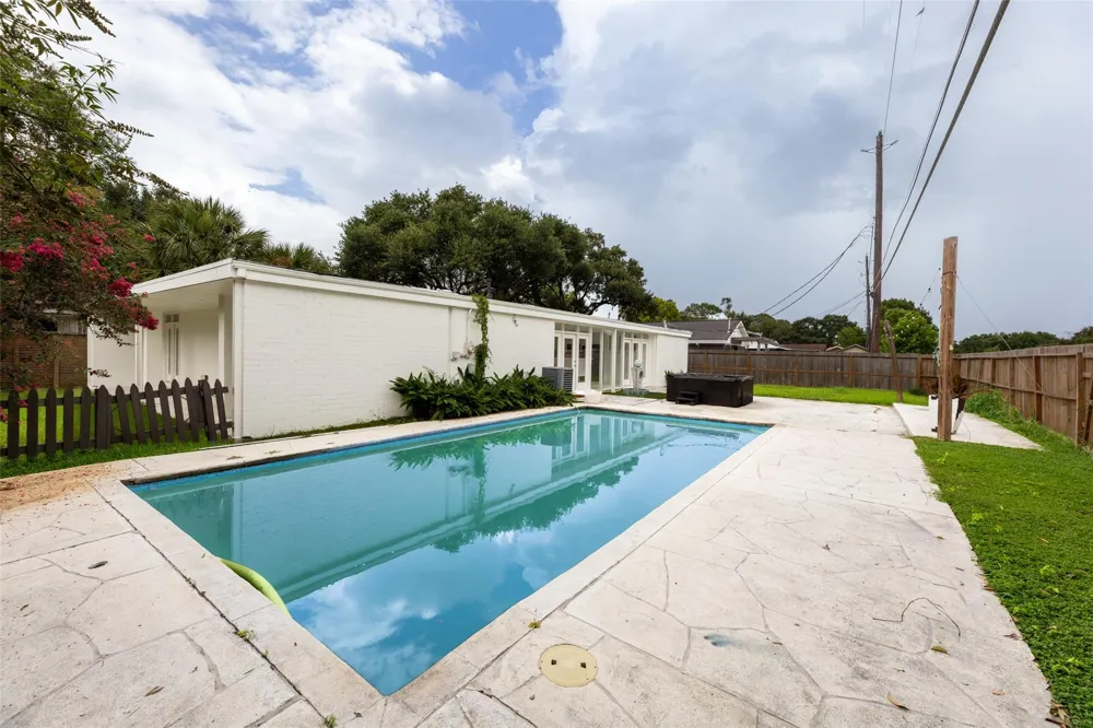 10211 Willowgrove Drive Houston, TX 77035