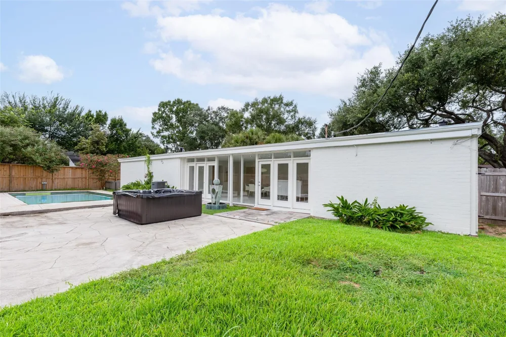 10211 Willowgrove Drive Houston, TX 77035