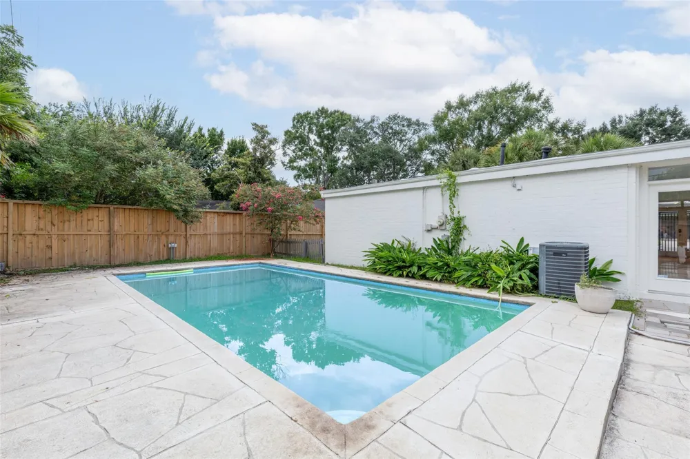 10211 Willowgrove Drive Houston, TX 77035