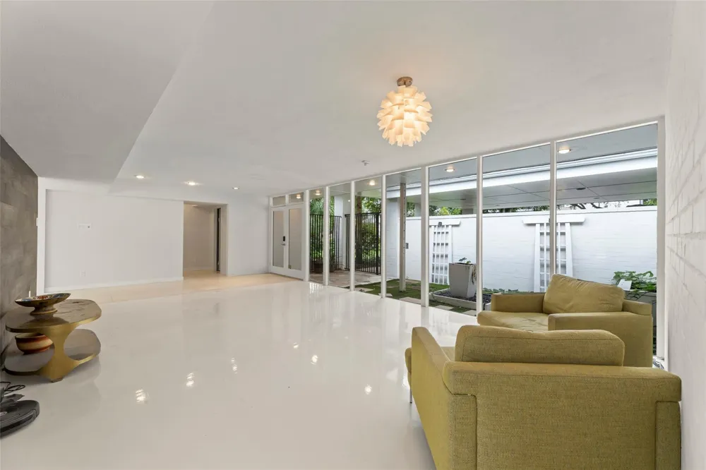 10211 Willowgrove Drive Houston, TX 77035