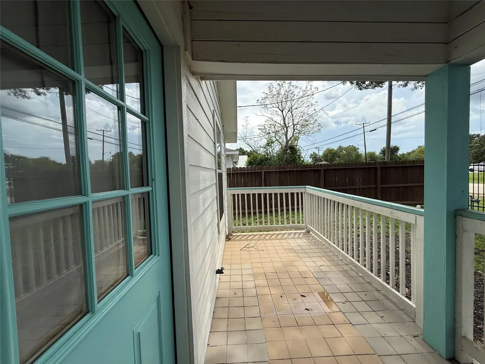 506 Thomason Street Willis, TX 77378