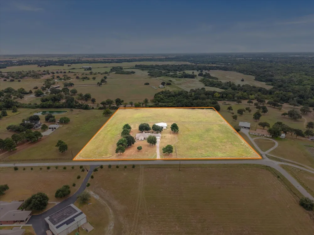 19929 Pierceall Road Hempstead, TX 77445