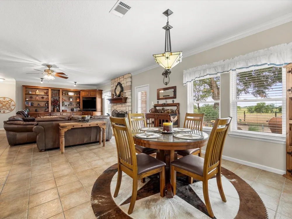 19929 Pierceall Road Hempstead, TX 77445