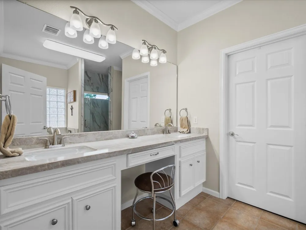 19929 Pierceall Road Hempstead, TX 77445
