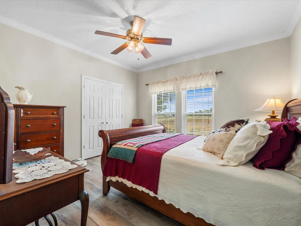 19929 Pierceall Road Hempstead, TX 77445
