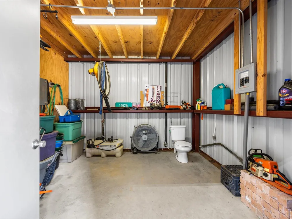 19929 Pierceall Road Hempstead, TX 77445