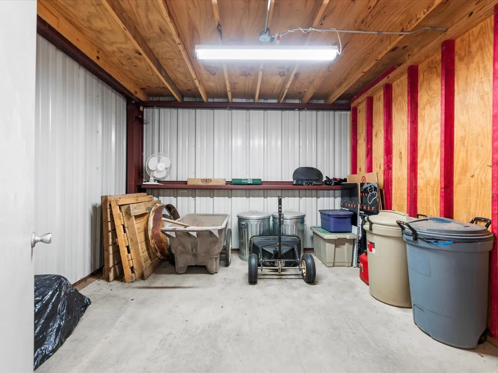 19929 Pierceall Road Hempstead, TX 77445