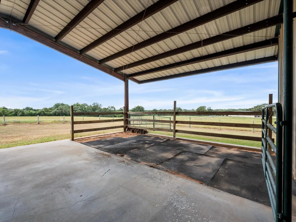 19929 Pierceall Road Hempstead, TX 77445