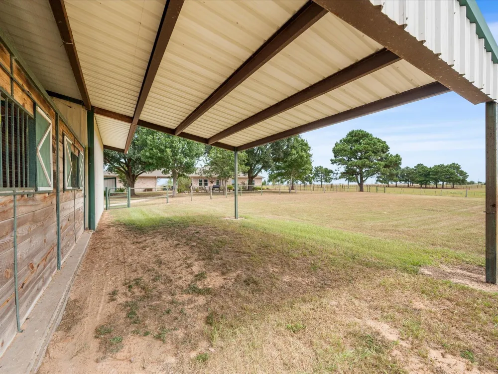 19929 Pierceall Road Hempstead, TX 77445