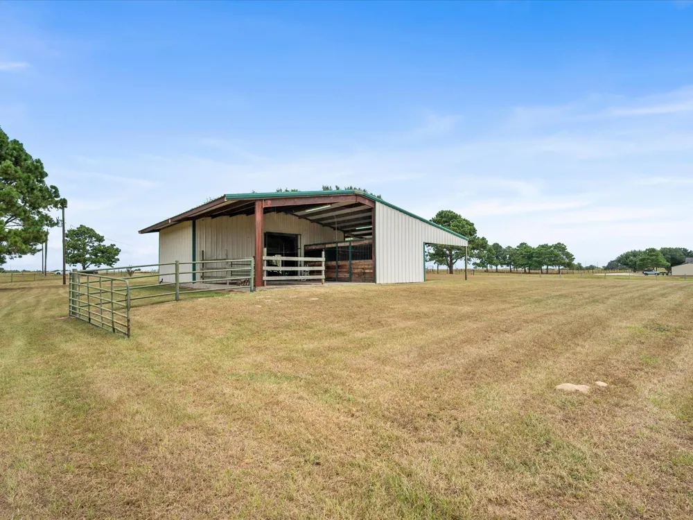 19929 Pierceall Road Hempstead, TX 77445