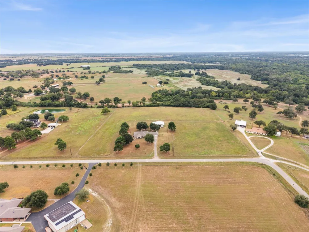 19929 Pierceall Road Hempstead, TX 77445