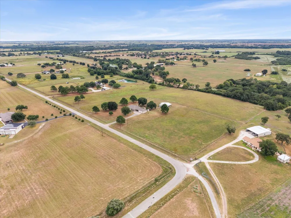 19929 Pierceall Road Hempstead, TX 77445