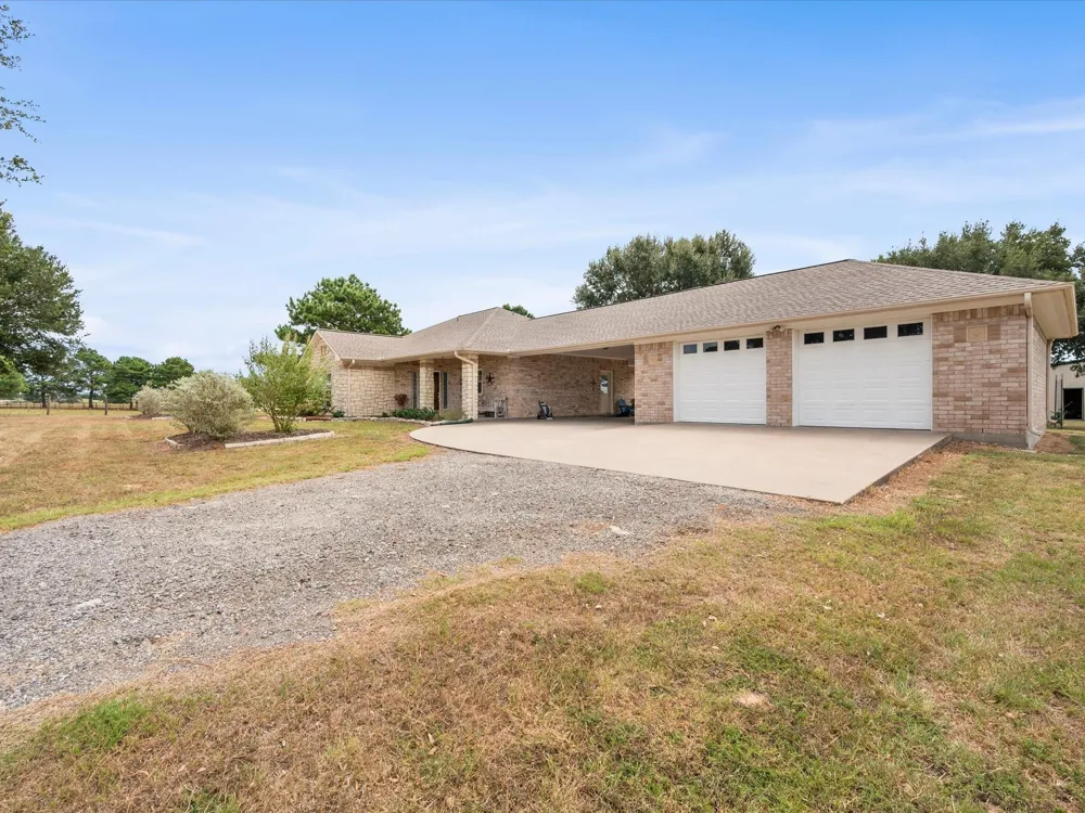 19929 Pierceall Road Hempstead, TX 77445