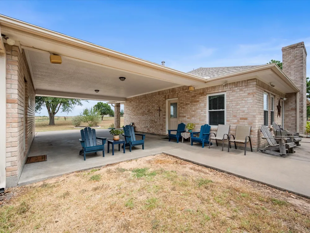 19929 Pierceall Road Hempstead, TX 77445