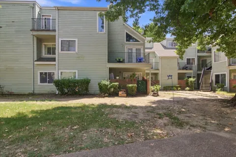 6663 S Victor Avenue #H-114