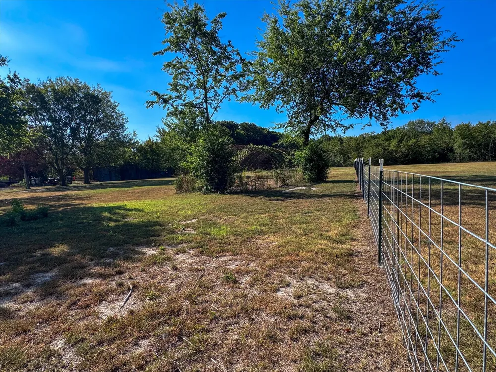 256 County Road 3101 Greenville, TX 75402