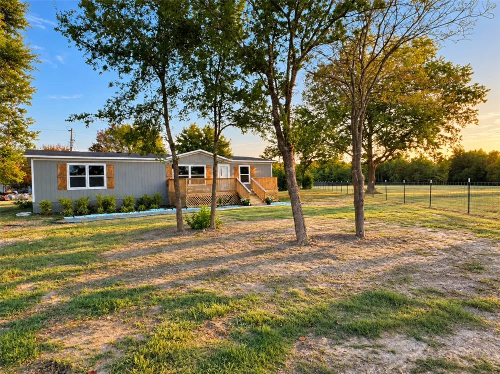 256 County Road 3101 Greenville, TX 75402