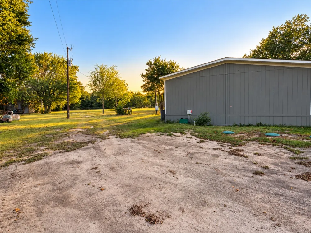 256 County Road 3101 Greenville, TX 75402