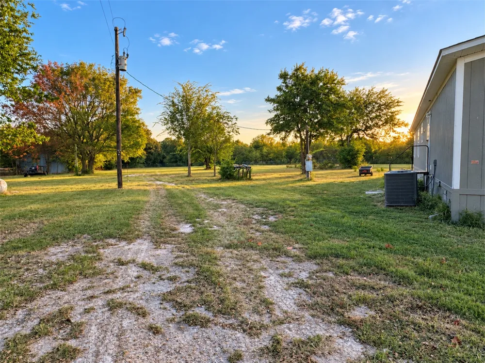 256 County Road 3101 Greenville, TX 75402