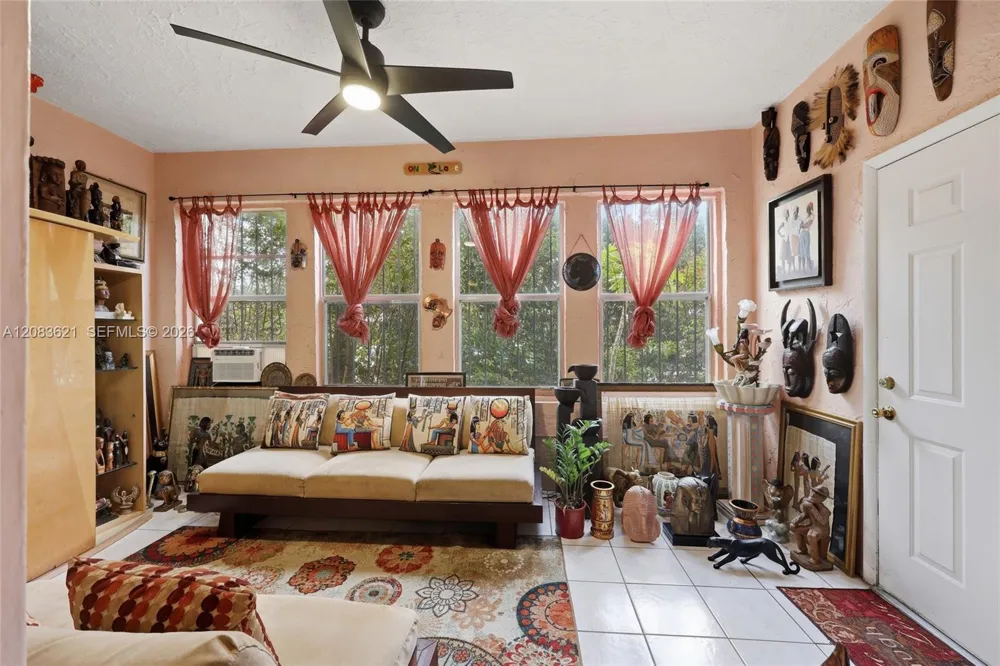 84 NW 47th St Miami, FL 33127