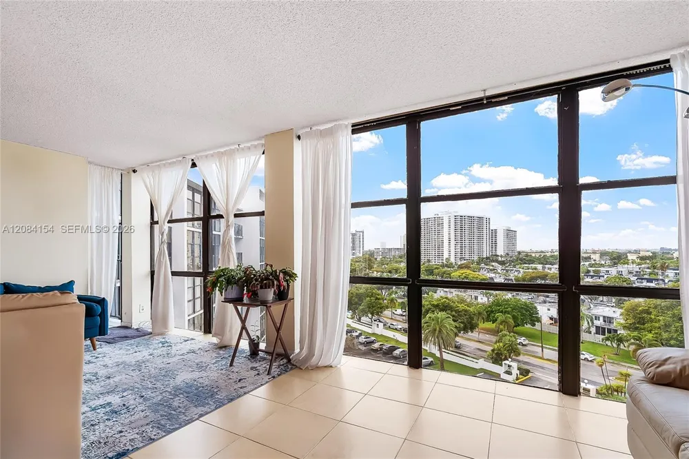 800 Parkview Dr #901 Hallandale Beach, FL 33009
