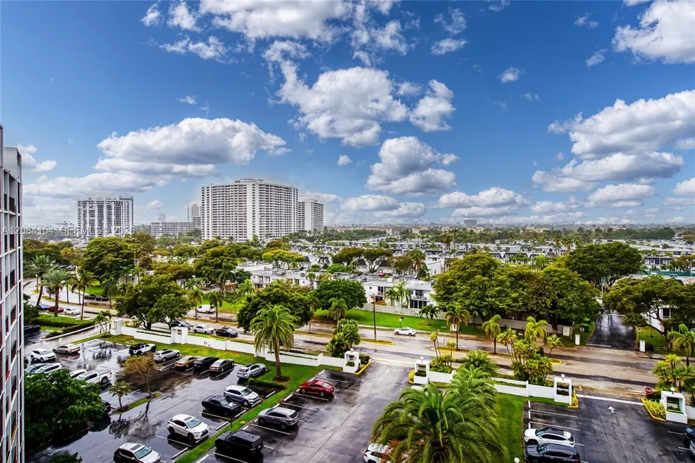 800 Parkview Dr #901 Hallandale Beach, FL 33009