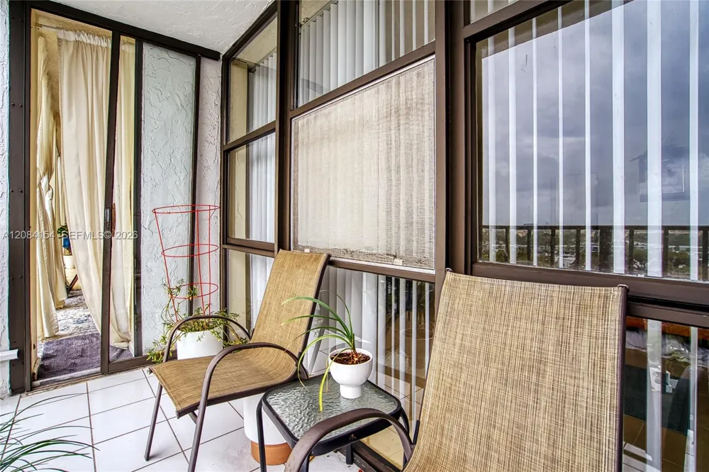 800 Parkview Dr #901 Hallandale Beach, FL 33009
